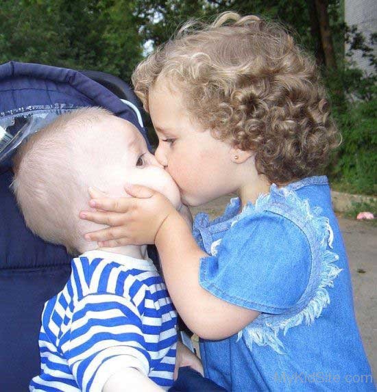 Baby Kiss