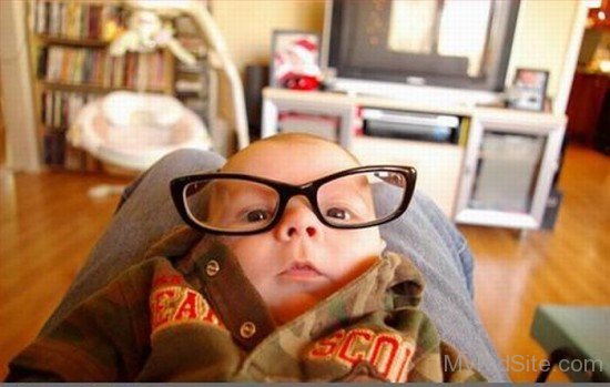 Baby Wearing Spectical