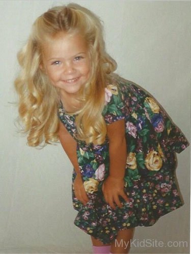 Childhood Picture Of Ashley Benson