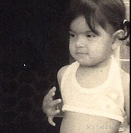 Childhood Picture Of Bipasha Basu
