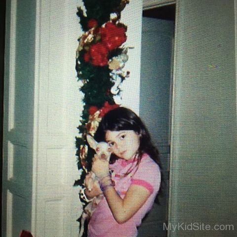 Childhood Picture Of  Kylie Jenner