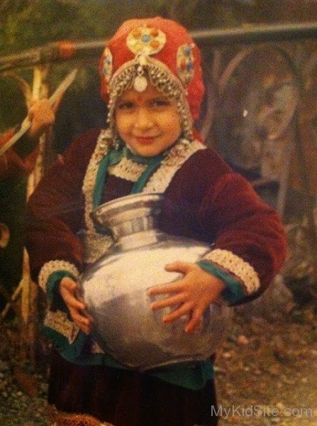 Childhood Picture Of Lavanya Tripathi
