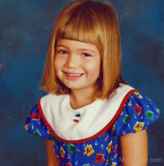 Childhood Picture Of Mandy Moore