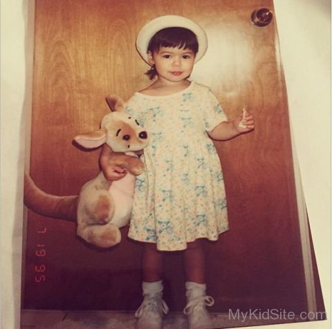 Childhood Picture Of  Miranda Cosgrove