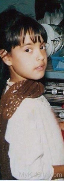 Childhood Picture Of  Nadia Hussain
