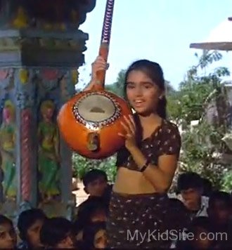 Childhood Picture Of Padmini Kolhapure