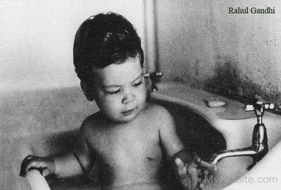 Childhood Picture Of Rahul Gandhi