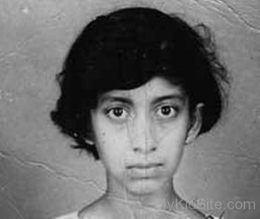 Childhood Picture Of Smriti irani