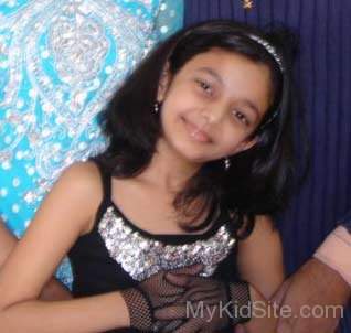 Childhood Picture Of Swini Khara