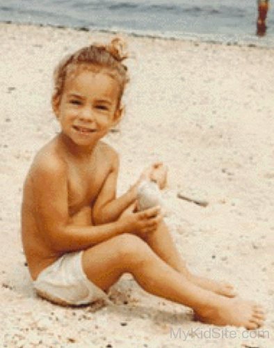Childhood Pictures Of Mariah Carey