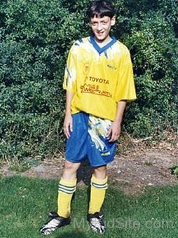 Childhood Pictures Of Mesut Özil