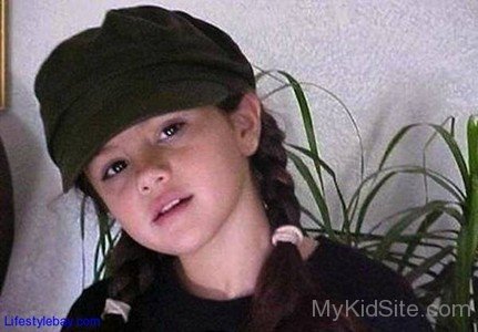Childhood Pictures Of Selena
