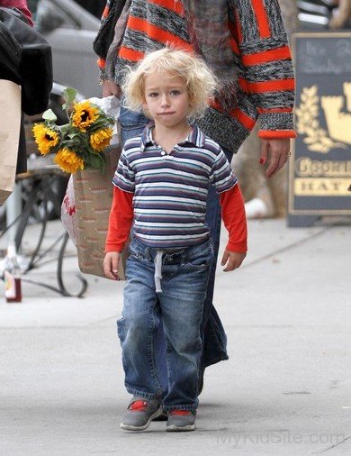 Child Of Neve Campbell