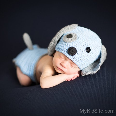 Cute Baby Sleeping Image