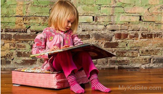 Cute Baby Reading Book