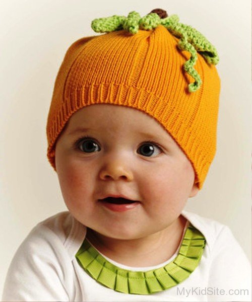 Baby Girl Wearing Cap-MK456029