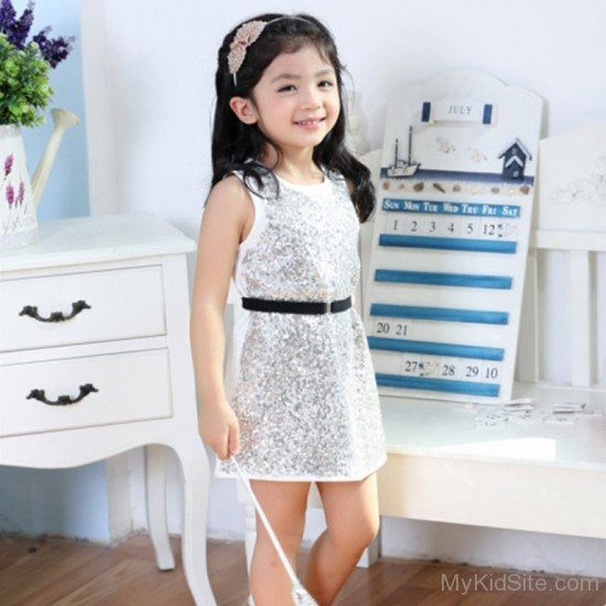 Children In White And Black Frock-MK12307