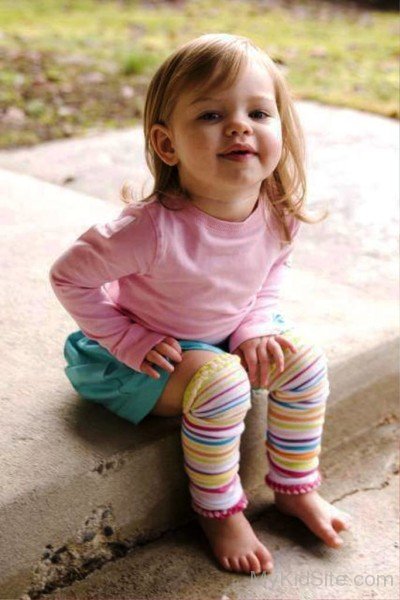 Cute Baby Girl In Pink Dress-MK456061