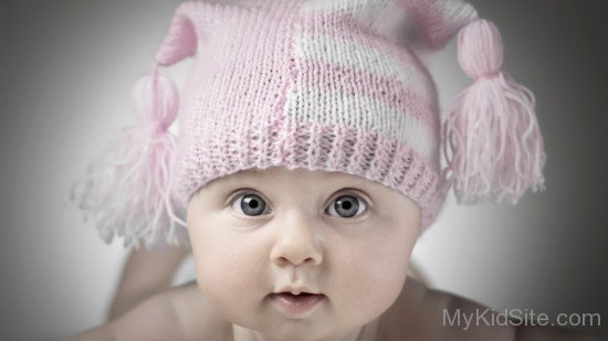 Cute Baby Wearing Pink Cap-MK12316