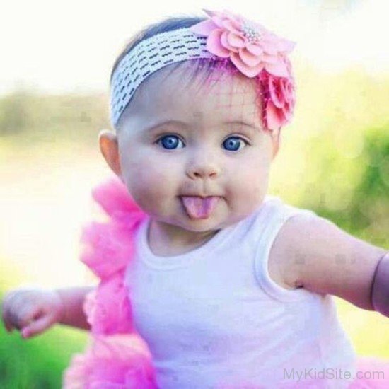 Cutest Baby Hanging Tongue-MK12325
