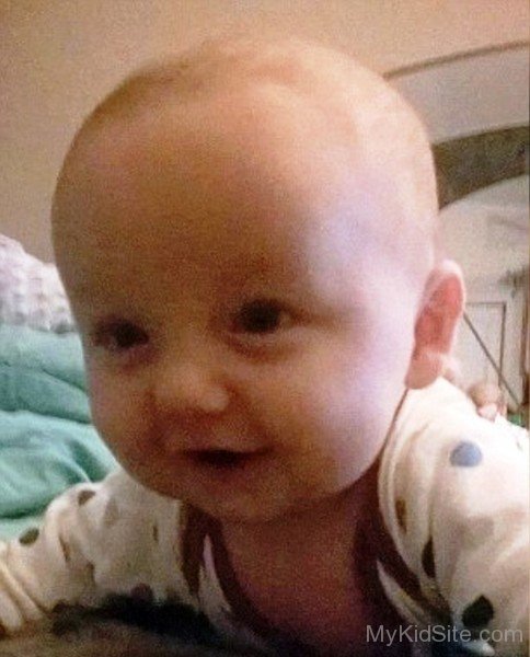 Smiling Baby Boy Winkling-MK456132