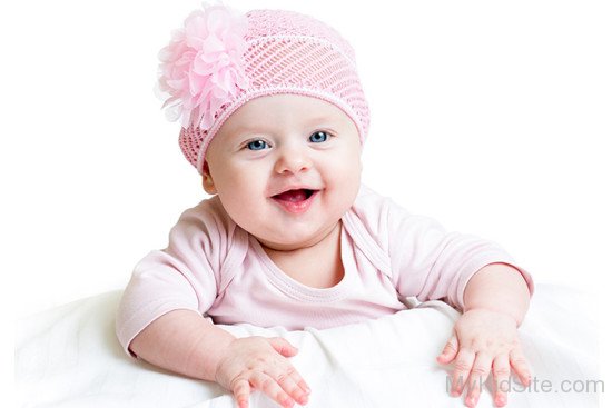 Baby Girl Wearing Pink Cap -kd18