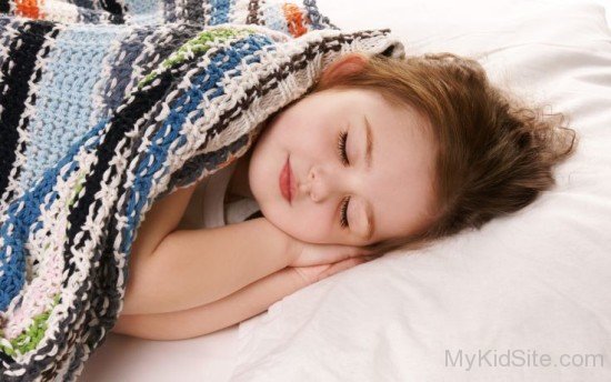 Beautiful Baby Girl Sleeping -kd28