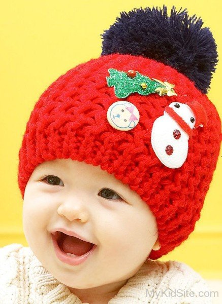 Cute Baby Girl Wearing Red Cap -kd66