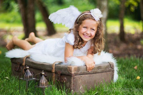 Pretty Girl In Angel Dress