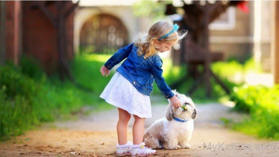 Baby Girl Friendship With Dog-cu43