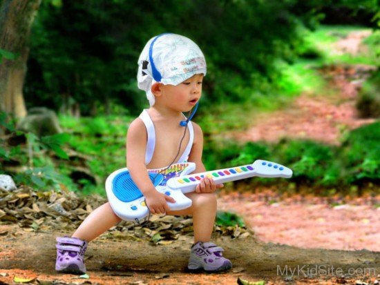 Baby Guitar