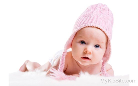 Baby With Pink Hat-cu107