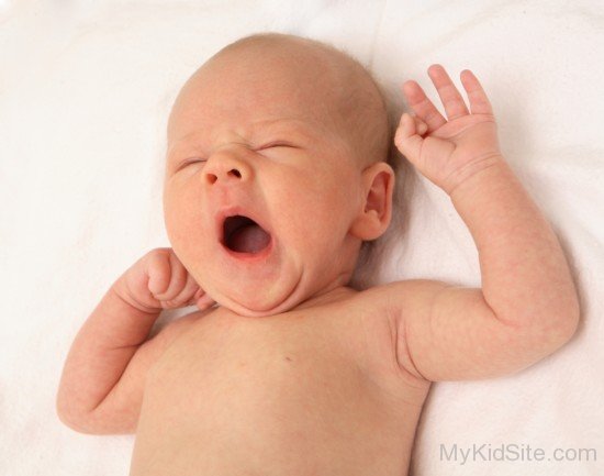 Baby Yawning Image-cu110