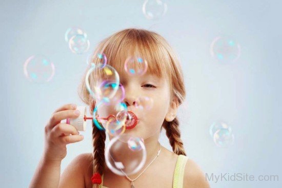 Girl Bubbles Joy-sw126