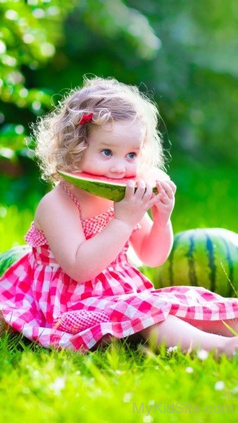Girl Eating Watermelon-cu196