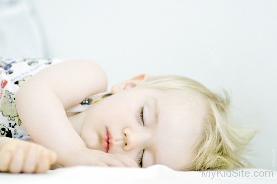 Kid Silent Sleeping-cu251