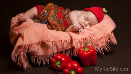 Sleeping Baby And Red Mirchi-cu307